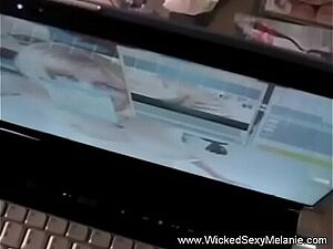 中国小情侣自拍女主可爱清纯眼镜妹口交操逼颜射嘴里.com